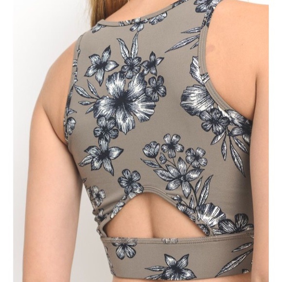 SOLD OUT!!🍍🍍Ariel Floral Athletic Crop Top Tank - Picture 3 of 3
